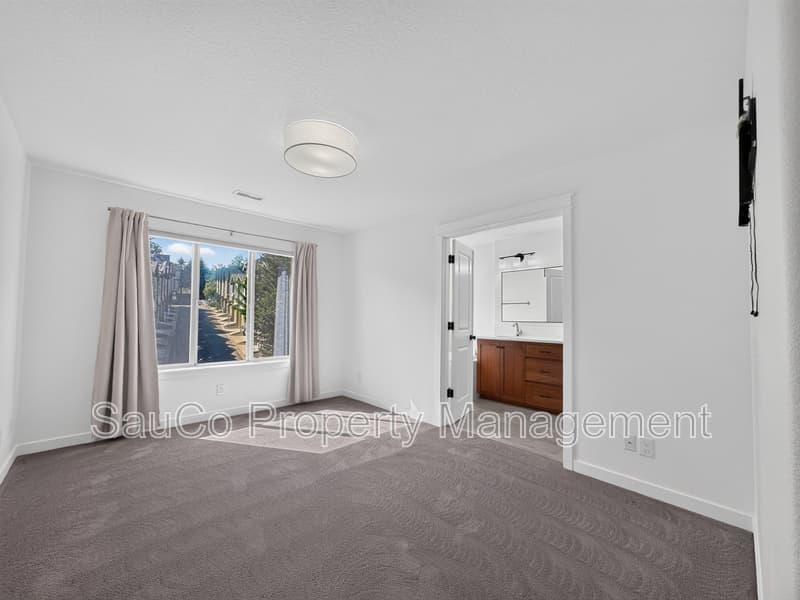 Beaverton Townhome: 11971 Southwest Horizon Boulevard