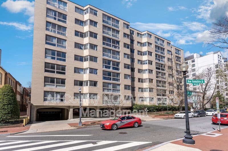 Washington Condo: 922 24th St NW
