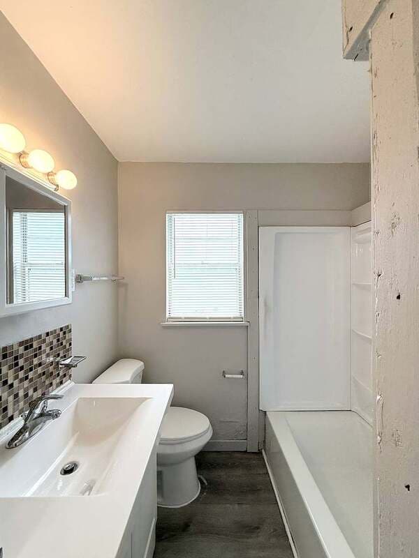Clearwater House: 1791 Sylvan Drive