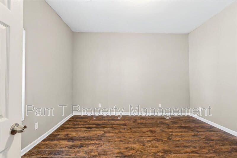 Savannah Condo: 619 Kline St
