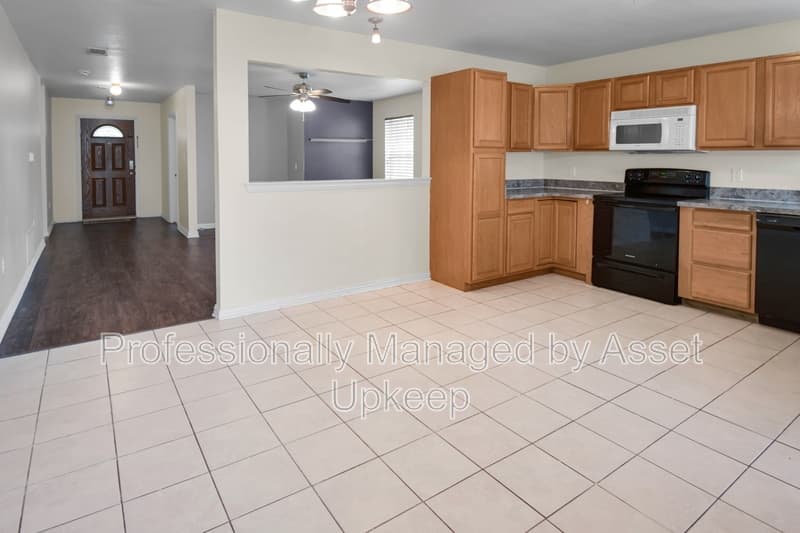 Dallas House: 5711 Arlington Park Drive