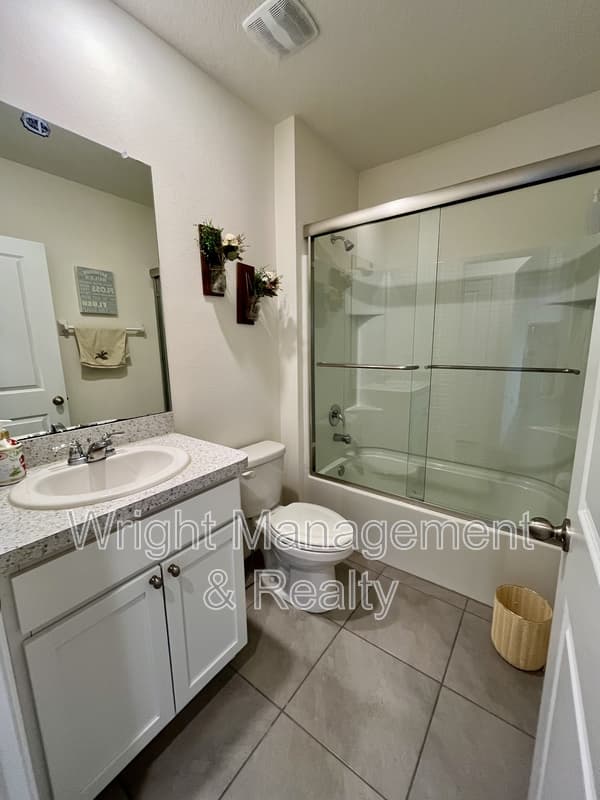 Odessa House: 15450 Black Pepper Lane
