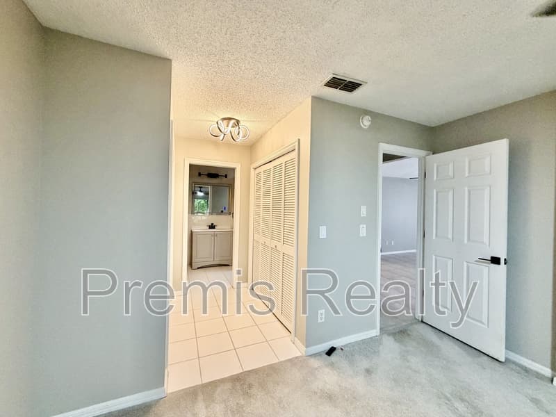 Palm Harbor Condo: 102 Steeplechase Lane