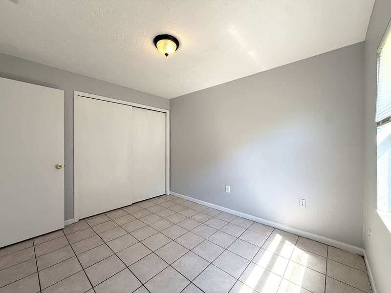 Tampa Condo: 1413 East 99th Avenue