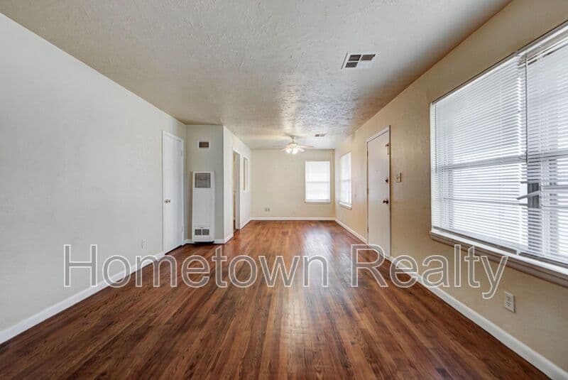 Oklahoma City House: 7201 S Walker Ave