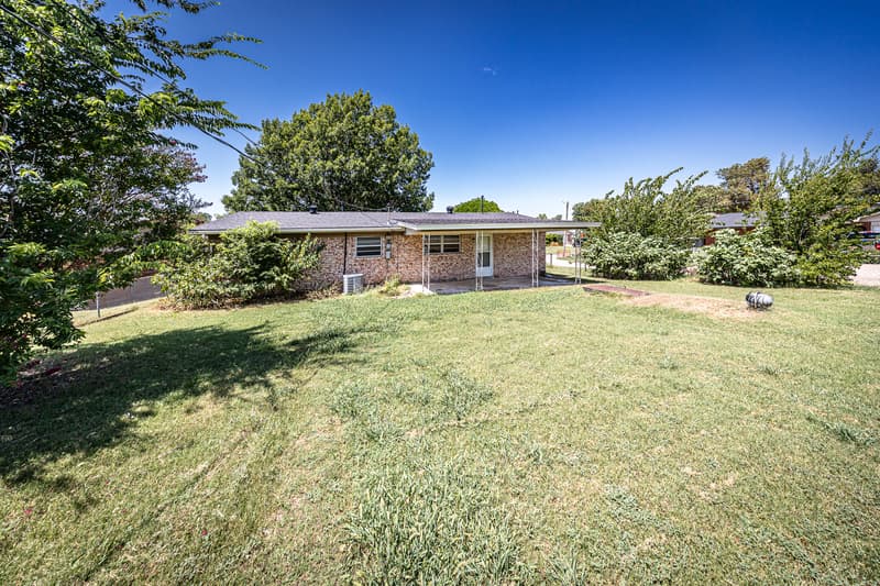 Lawton House: 4802 Southeast Avalon Avenue