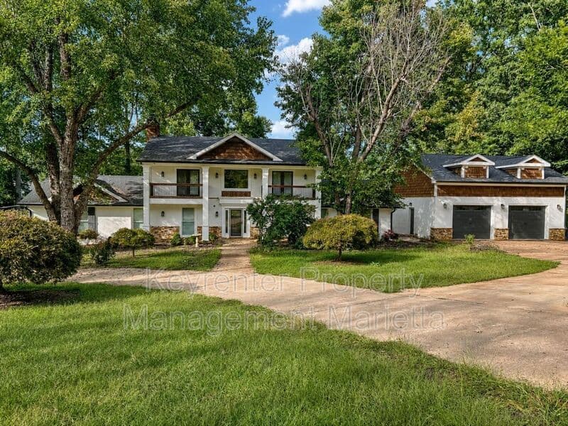 Woodstock House: 2697 South Cherokee Lane