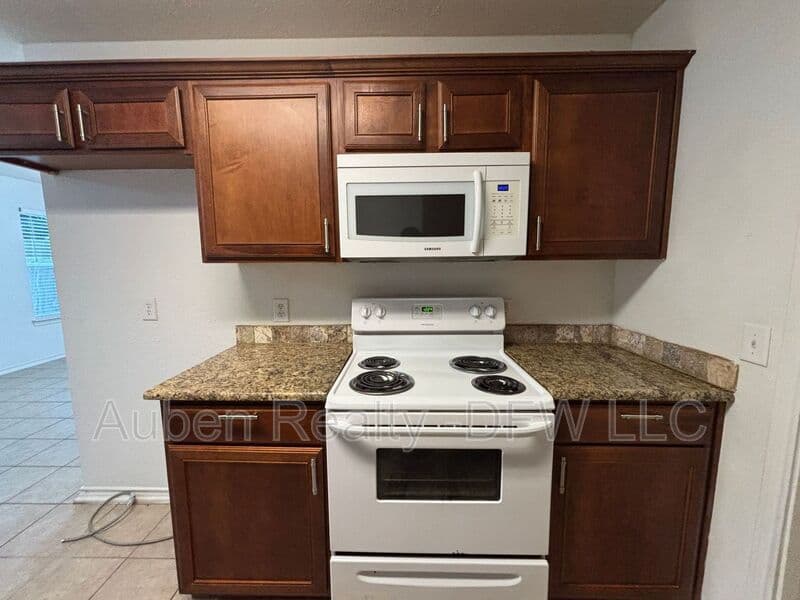 Princeton House: 909 Parkplace Ridge