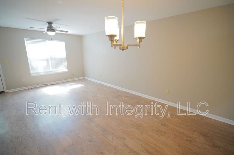 Tallahassee House: 2414 Manzanita Court