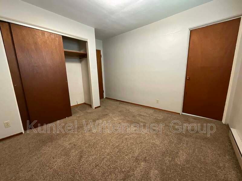 Fairview Heights Condo: 9940-7 Old Lincoln Trail