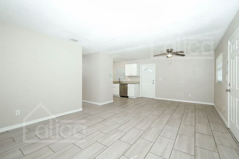 Orlando House: 4464 Piedmont St