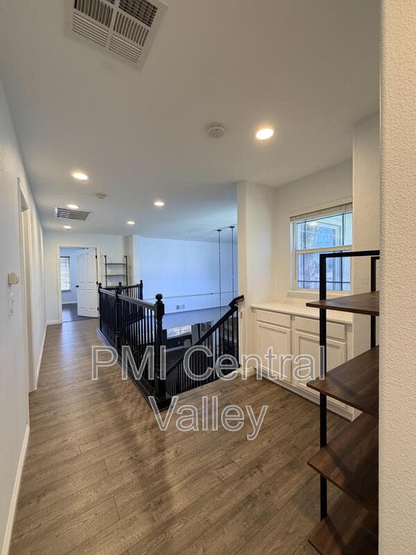 Lathrop House: 108 Hornfels Ave