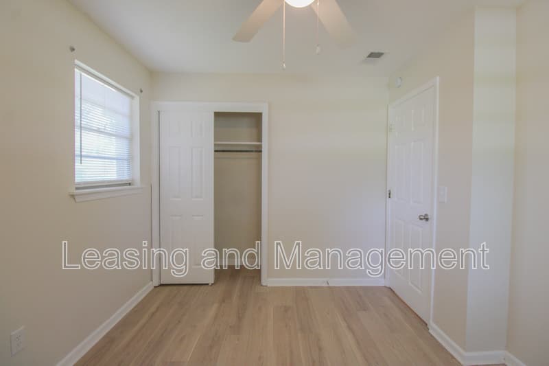Charleston House: 305 Millcreek Drive
