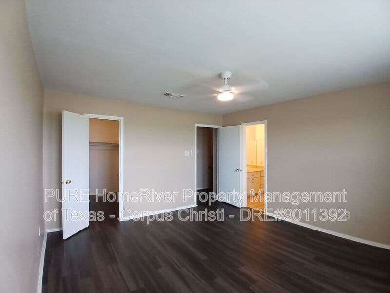 Corpus Christi Townhome: 4401 River Valley Dr