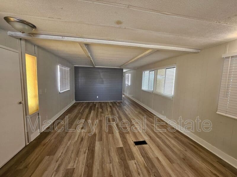 Casa Grande House: 1113 W. Corinthian Circle