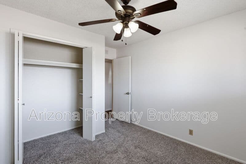 Mesa House: 2106 E Evergreen St