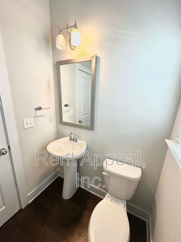 Doraville House: 3779 Oxford Circle