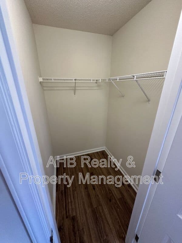 Burlington House: 3471 Forestdale Drive