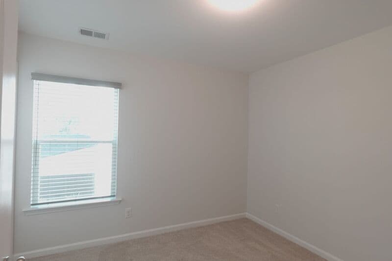 Richmond Hill House: 34 Crown Ct