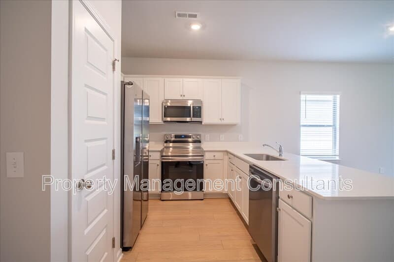 Athens House: 22821 Dashwood Lane