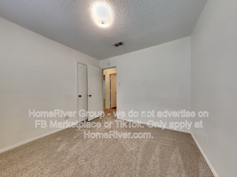 Arlington House: 816 Castleview Dr