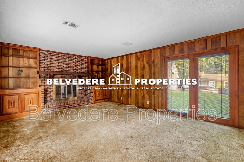 Greensboro House: 3931 Manila Road