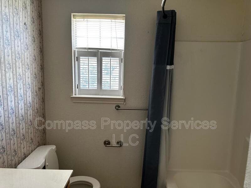 Lorena House: 289 Nally St