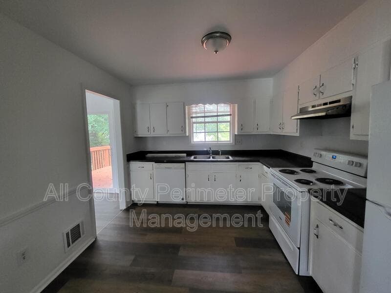 Atlanta House: 6370 Ashdale Drive