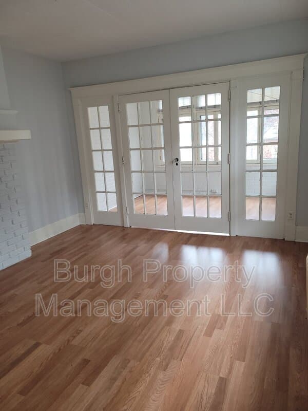 Pittsburgh Condo: 5512 Centre Ave