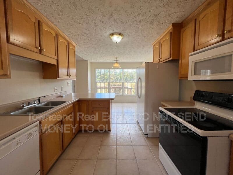 Raeford House: 121 Bugle Call Drive