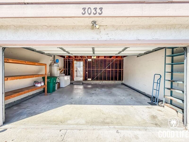 Carlsbad House: 3033 Via Sabinas