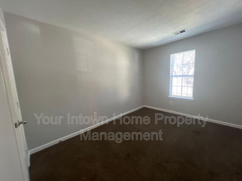 Lithonia House: 6471 Bedford Ln
