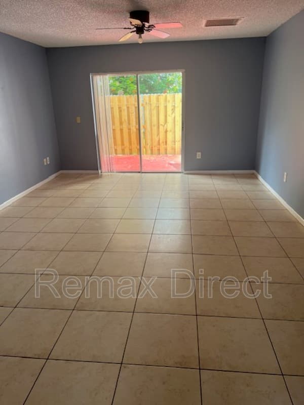 west palm beach Condo: 2675 lakehaven road w