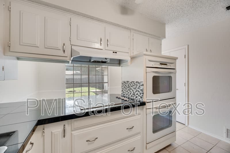 Plano Condo: 2130 Teakwood Ln