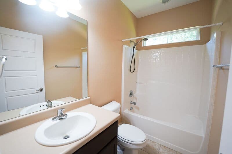 Richmond Hill House: 252 Cottonham Ct