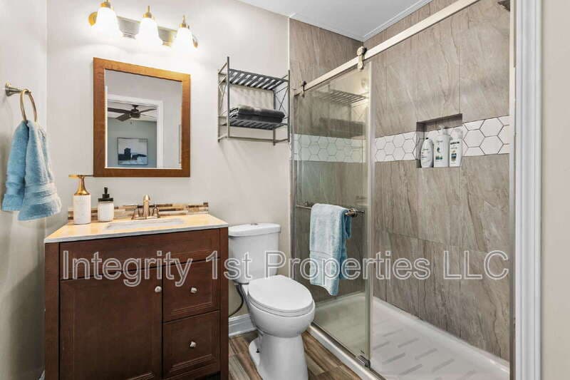 Shawnee House: 11221 West 59th Terrace