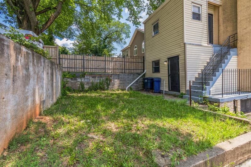 Washington House: 1608 W Street Southeast