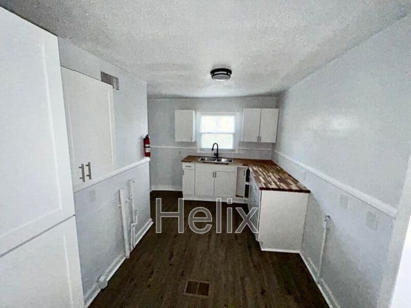 Jackson House: 1058 Combs St