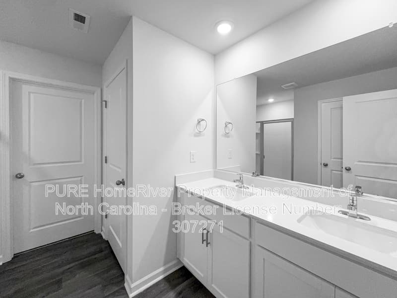 Winston Salem House: 4872 Mount Hope Dr