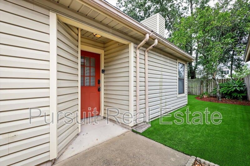 Jacksonville House: 3811 Millpoint Drive