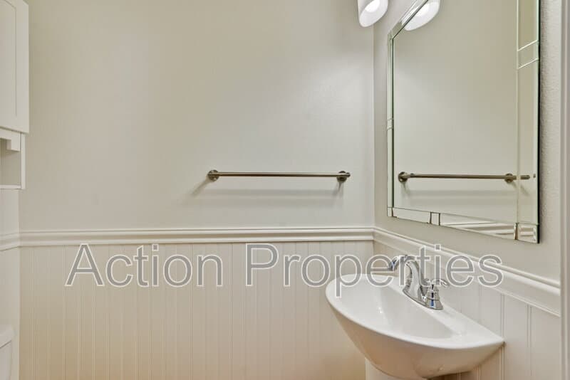Mountain View Townhome: 146 Holly Court