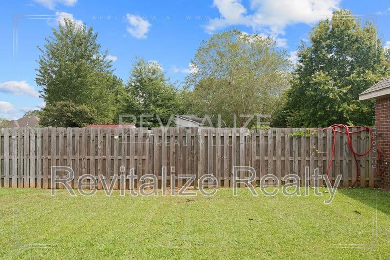 Daphne House: 11070 Courtland Court