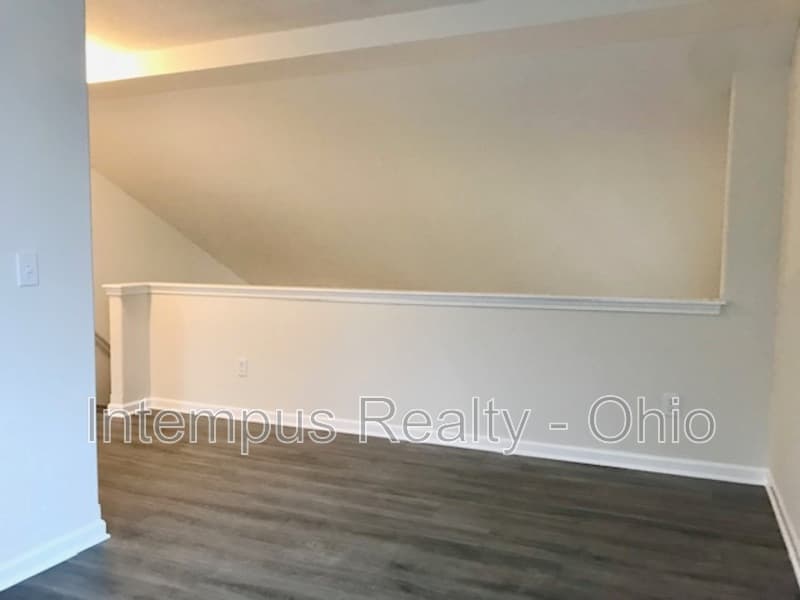 Columbus House: 2844 Hillstone St