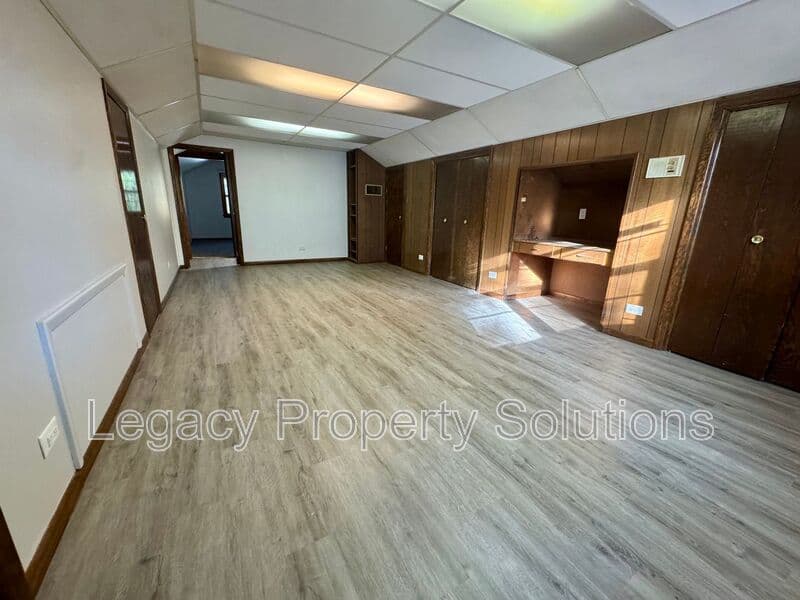 Bismarck House: 612 N 19th St