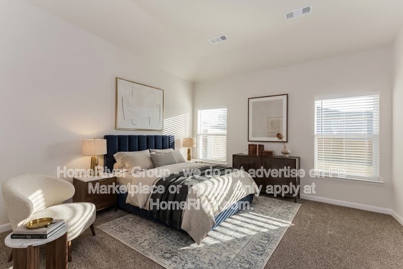 Dallas House: 6569 Crosswood Ln