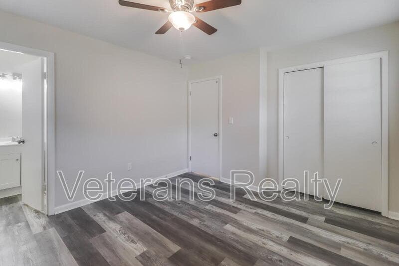 Long Beach House: 129 Quarles Street