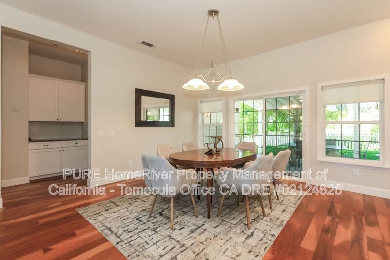 Murrieta House: 36475 Avenida La Cresta