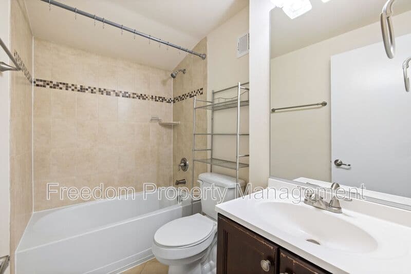 Woodbridge House: 5256 Sudberry Ln