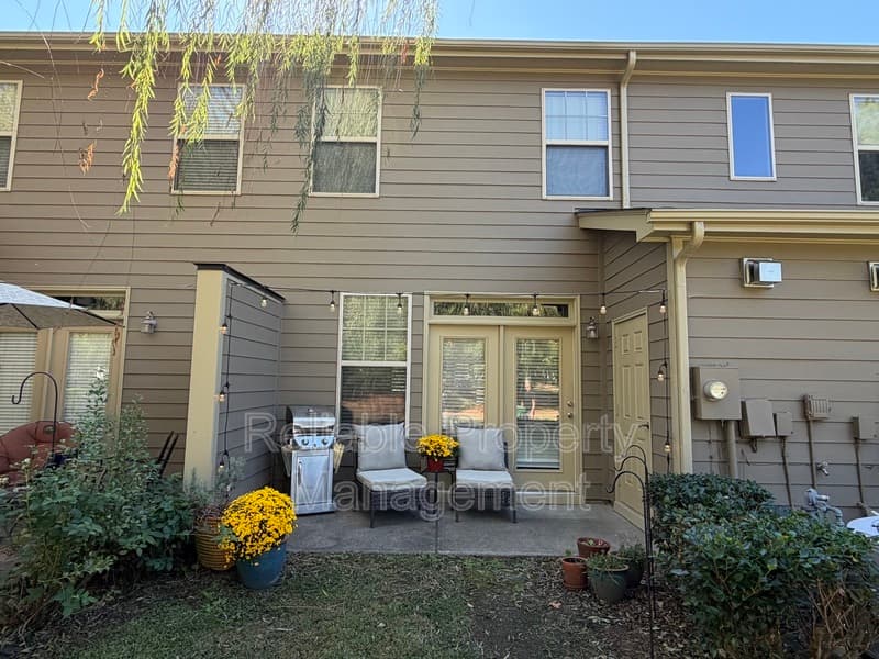 Cary Townhome: 256 Duck Mill Circle
