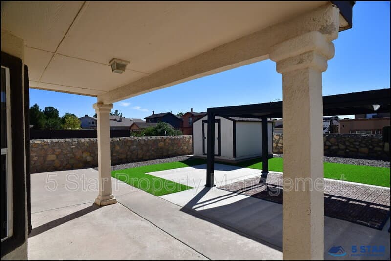 El Paso House: 12062 Ben Proctor Dr